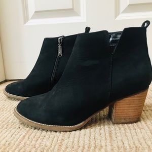 Blondo black booties. EUC